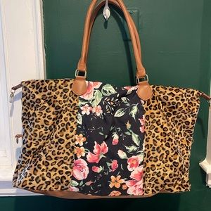 Cheetah Duffle - Weekender Bag